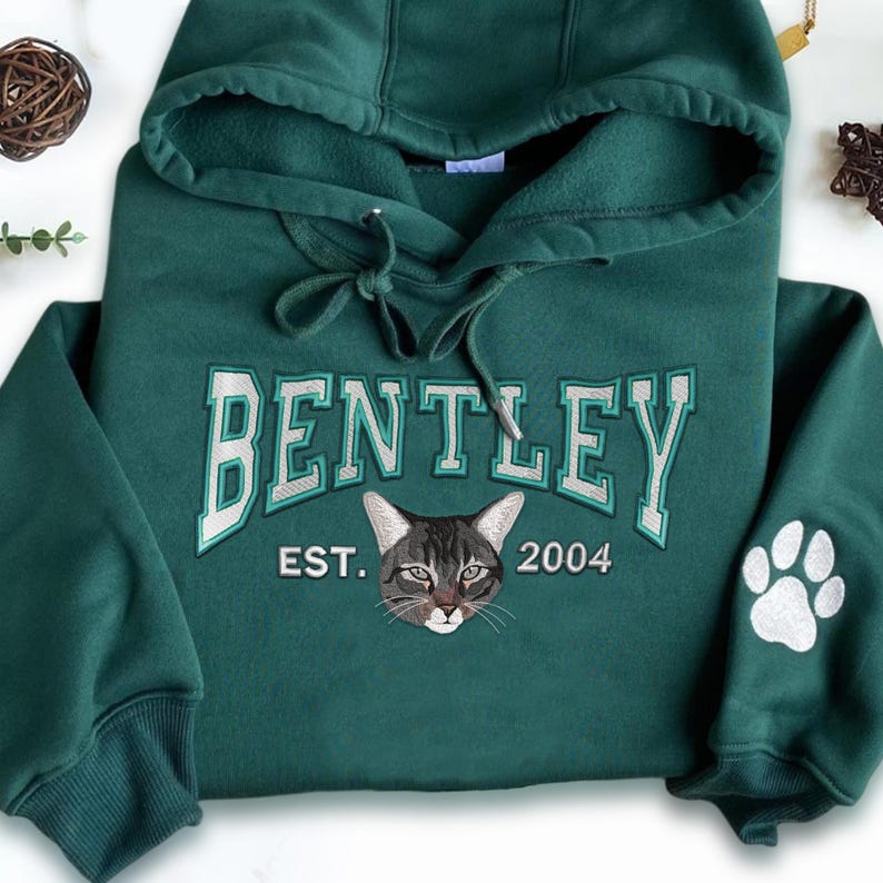 Personalized Embroidered Pet Face and Name Est Sweatshirt for Pet Lovers