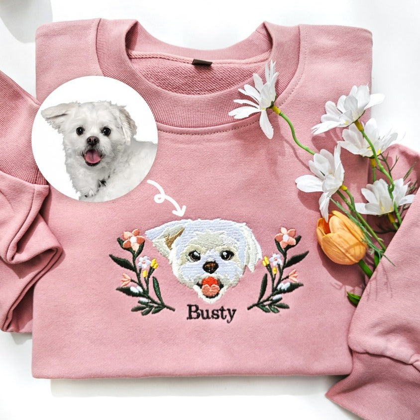 Embroidered Pet Face and Name Wreath Sweatshirt Christmas Gift For Pet Lovers